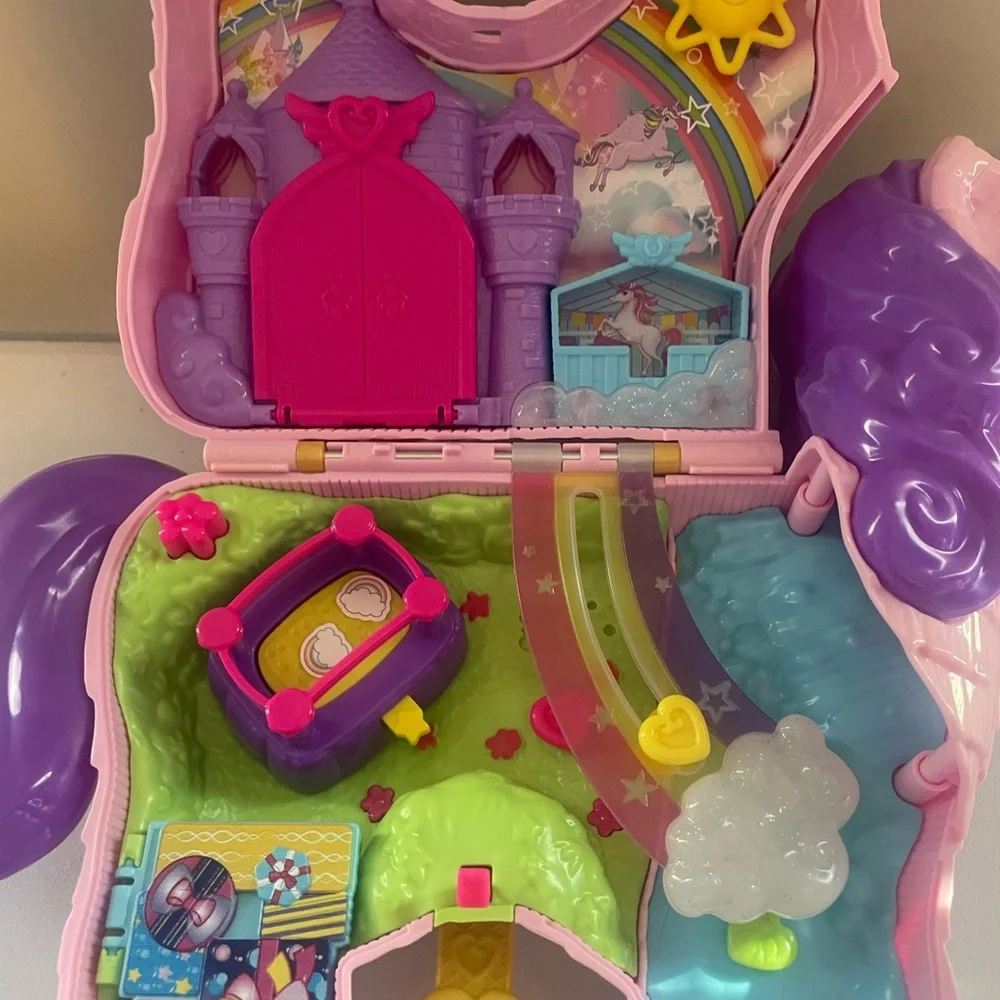 Polly Pocket Unicorn Playset and Accessories - Picture 4 of 5
